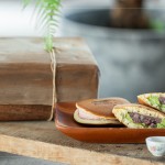 獻上星野製菓-綜合銅鑼燒禮盒，傳承日式職人慢火細焙樸實手感，清甜不膩的內餡，一個個圓弧鬆軟的餅皮。致贈台中家族，與家人一”銅”延續美好”食”光。