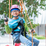 攀樹三寶登場，安全吊帶、攀樹繩及頭盔，是一場攀樹體驗中不可或缺的，在盡情體驗的同時也能同時確保「安全第一」。