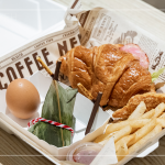 致上T2 Café特製端午節限定款餐盒，小巧甜粽及水煮蛋，陪伴家人們提前感受佳節氛圍。