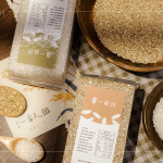 2025新業一畝田，延續台農71號香米，今年特別選用健康糙米，保留麩皮與胚芽，富含膳食纖維與維生素B群，將這份純樸心意分享給新業家人們。