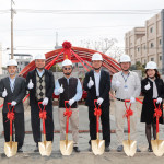 新業建設 創辦人穆椿松 (左三)、董事長卓勝隆(左四) 與新業職人團隊，一同為【織光森鄰】揭開序幕。