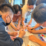 在有限時間內，完成最多三角形為目標，透過團隊合作，考驗組員的任務分工與策略規劃能力，充分溝通協調、角色分配，找出最有效率的方法。