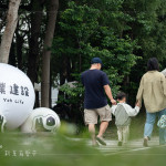 新業再度攜手 小蝸牛市集，集結來自各城市職人品牌，相聚於東光園道，在 春日裡共度一場愜意時光。