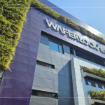 新業職人團隊前往「維夫拉克」參訪，了解多元智能設備的運作細節，未來將導入更多智慧科技融入社區日常，一步步打造專屬新業住戶的未來居所。