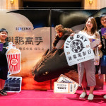 進場前，和家人一同留下美好畫面，雀躍心情溢於言表。