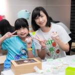 放下手機、放慢腳步，在共同投入的過程中，日常被賦予溫度，也讓甜點成為傳遞情感、累積回憶的媒介。